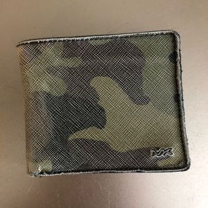 Men’s camo wallet
